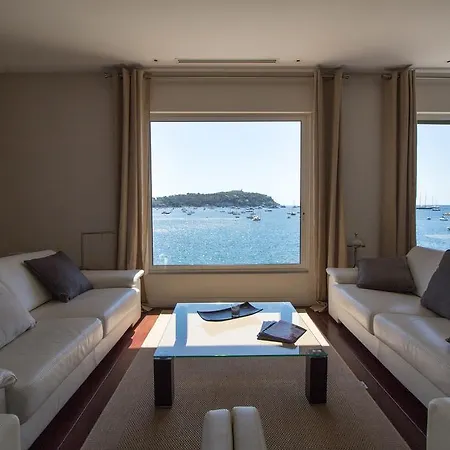 Le Yacht Villefranche-sur-Mer